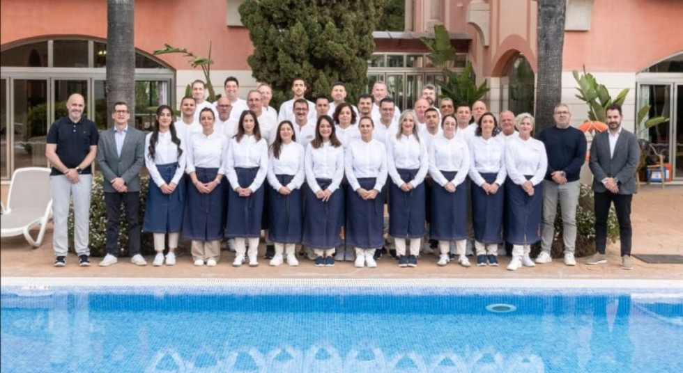 Discriminación a los locales no permiten que una clienta se siente en una terraza “porque era toda para turistas” (7)