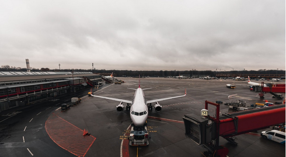 Airplane 4885803 1280