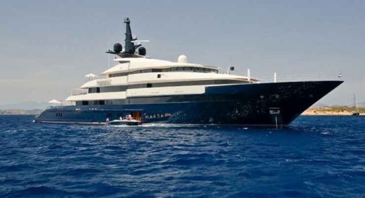 Yacht