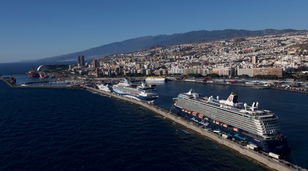Puerto de Santa Cruz de Tenerife. Cruceros en Darsena de Anaga 1080x628
